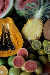 Ananas;-Archipel-des-Comores;-Combava;-France;-Fruits;-Fruits-tropicaux;-Goyave;-Kaleidos;-Kaleidos-images;-La-parole-à-limage;-Laurent-Abad;-Mayotte;-Noix-de-coco;-Océan-Indien;-Papaye;-Pastèque;-Stories-Pictures